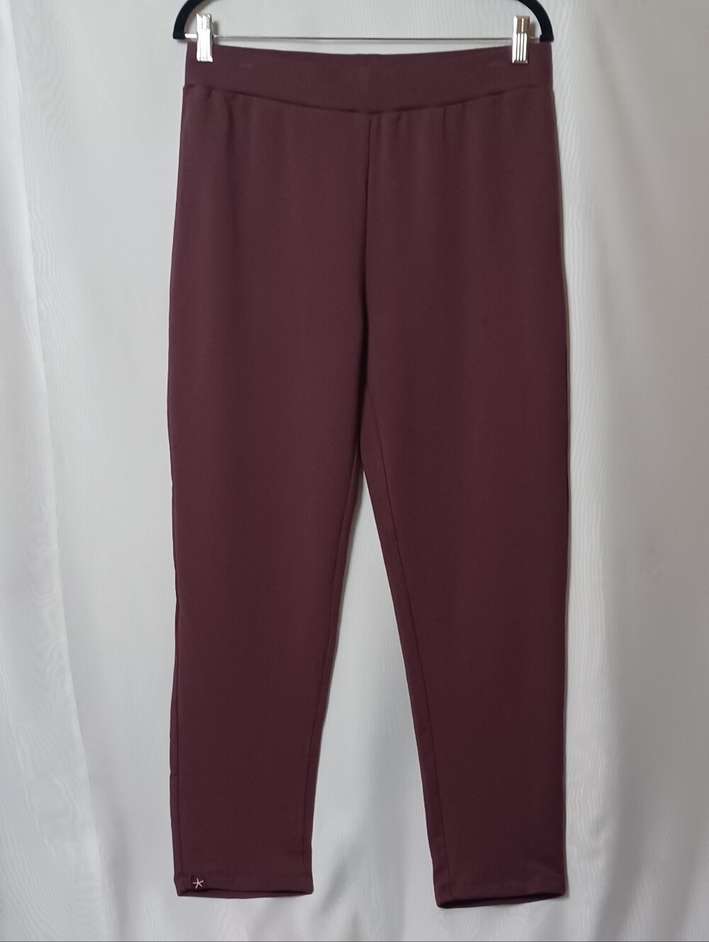 Barefoot Dreams Women's Plum Jogger Lounge Pants. Size M